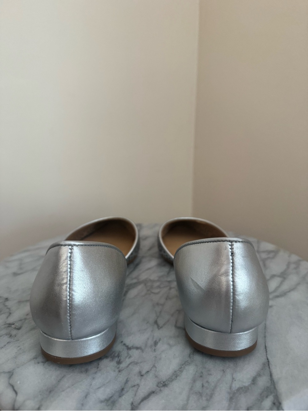 Talbots Leather D’Orsay Flats Women’s Size 7 Silver Perforated Pointed Toe - Picture 4 of 10